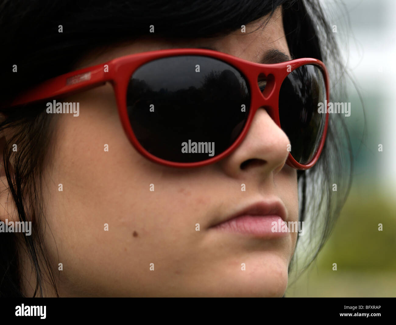 Cool Red Designer di occhiali da sole Foto Stock