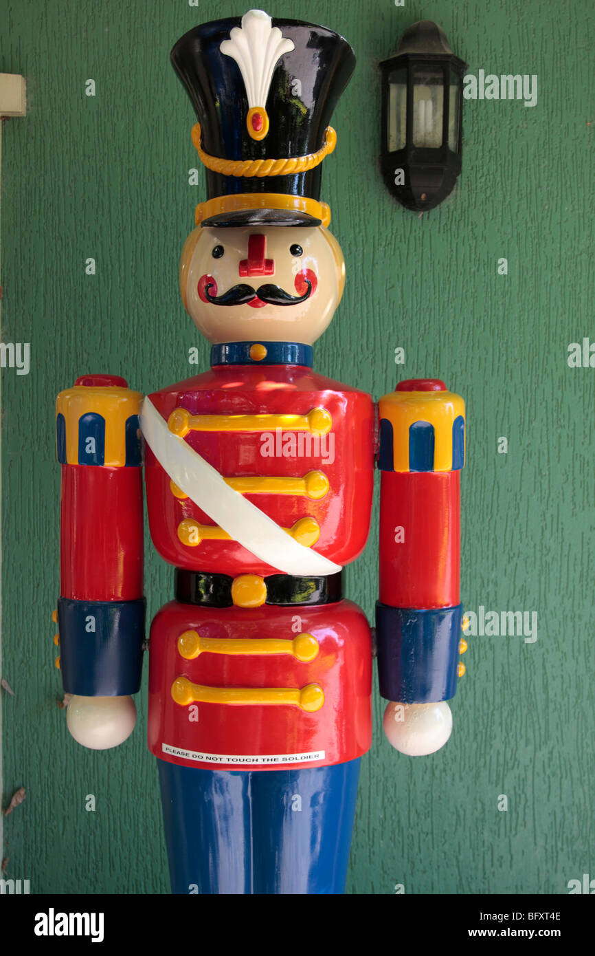 Soldatino al di fuori della British per lecca-lecca Shop nella Hunter Valley Gardens Nuovo Galles del Sud Australia Foto Stock