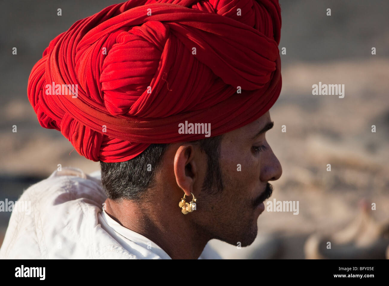 Rajput uomo al Camel Fair in Pushkar India Foto Stock