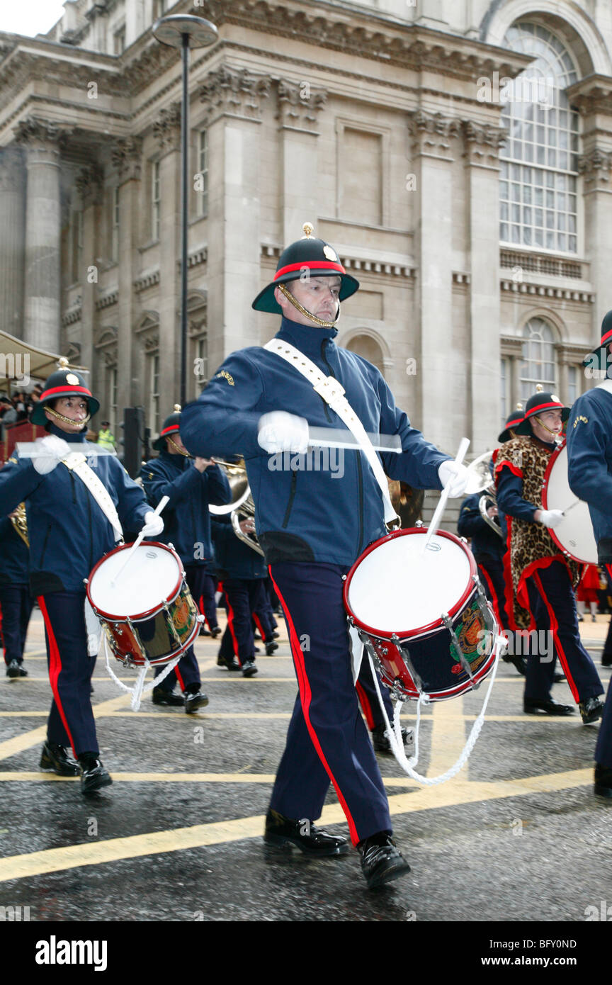 La banda dell'isola di Jersey marching passato la Mansion House durante il Signore Sindaci Show 2009 Foto Stock