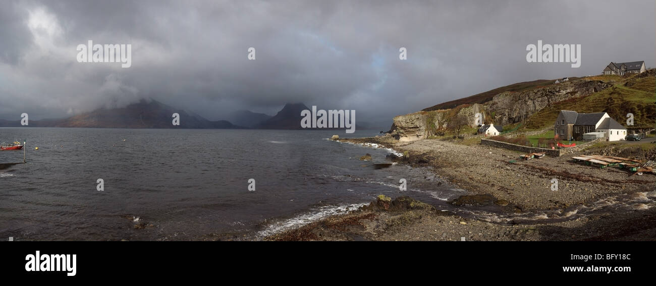 L'arco a sud delle montagne Cuillin da Elgol, Isola di Skye in Scozia Foto Stock