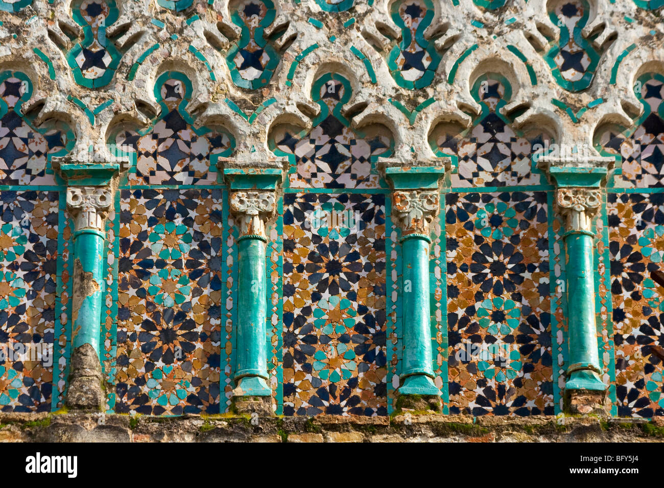 Architettura islamica sulla Moschea El-Djedid in Fez Marocco Foto Stock