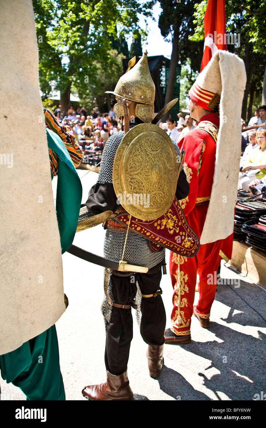 Ottomano banda militare 'metere' che esegue per i turisti a Topakapi Palace a Istanbul, Turchia. © Myrleen Pearson Foto Stock