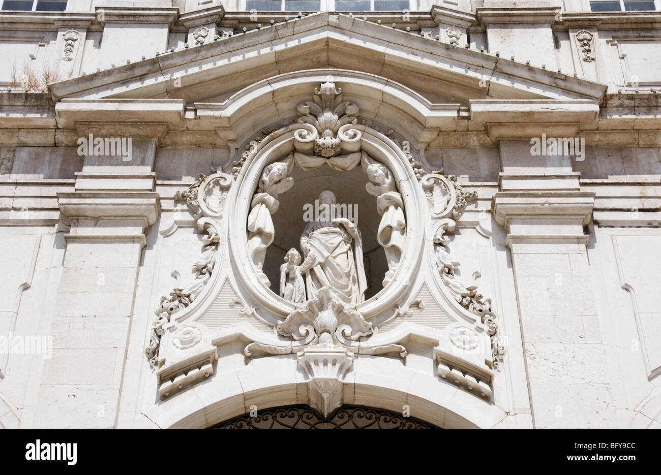 Ingreja e Convento de Nossa Senhora de Gesù (ingresso dettaglio), Largo de Jesus, Lisbona, Portogallo, Pasqua 2009 Foto Stock