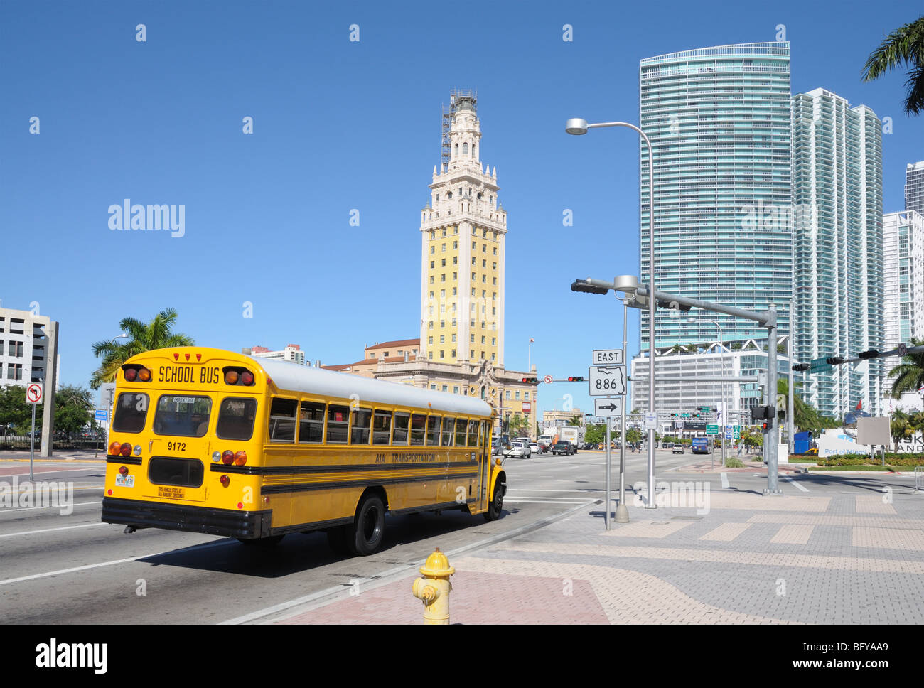 Scuola Bus in Downtown Miami, Florida Foto Stock