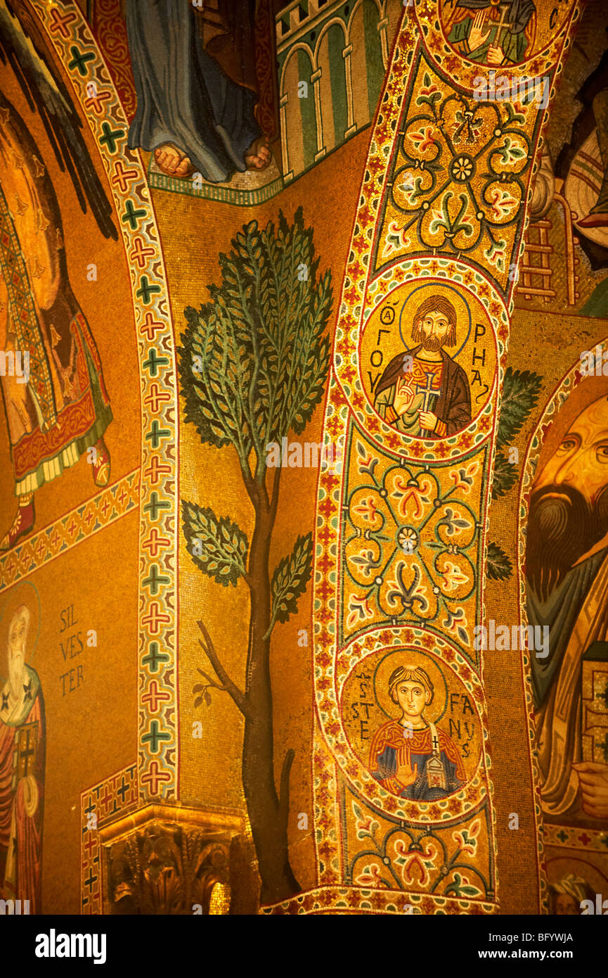 Mosaici bizantini o santi nella Cappella Palatina nel Palazzo dei Normanni,  Palermo Sicilia Foto stock - Alamy