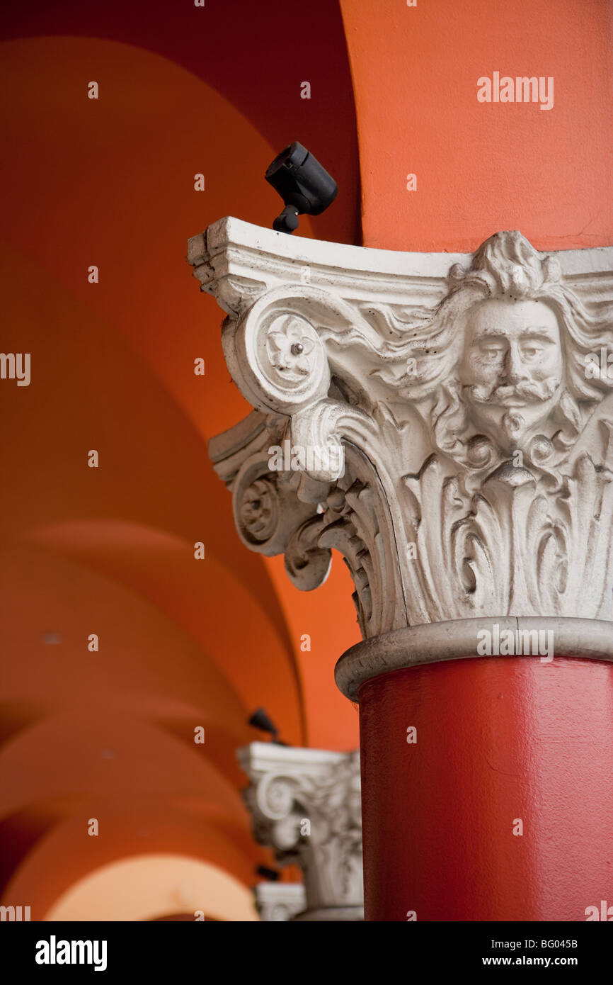 Colonna architettonica dettaglio, Main Street, Santa Monica, California, Stati Uniti d'America Foto Stock