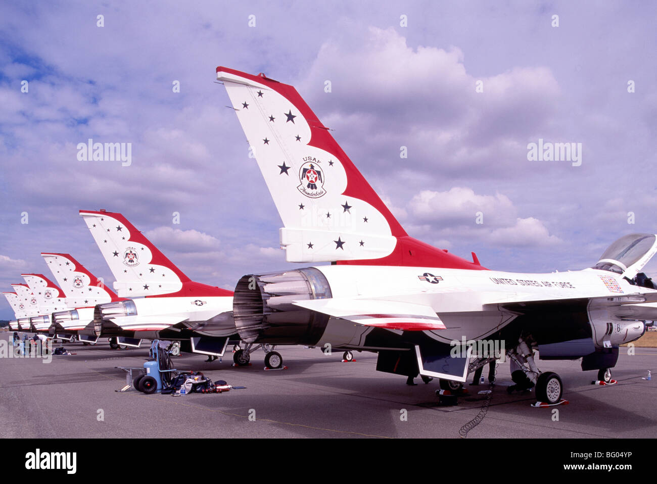 Abbotsford Airshow internazionale, BC, British Columbia, Canada - Thunderbirds US Air Force F-16 velivoli a getto sul display Foto Stock