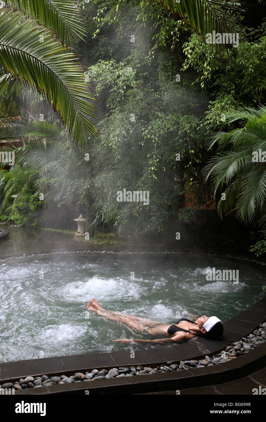 Primavera calda piscina presso il brillante Resort and Spa in Kunming, nella provincia dello Yunnan in Cina e Asia Foto Stock