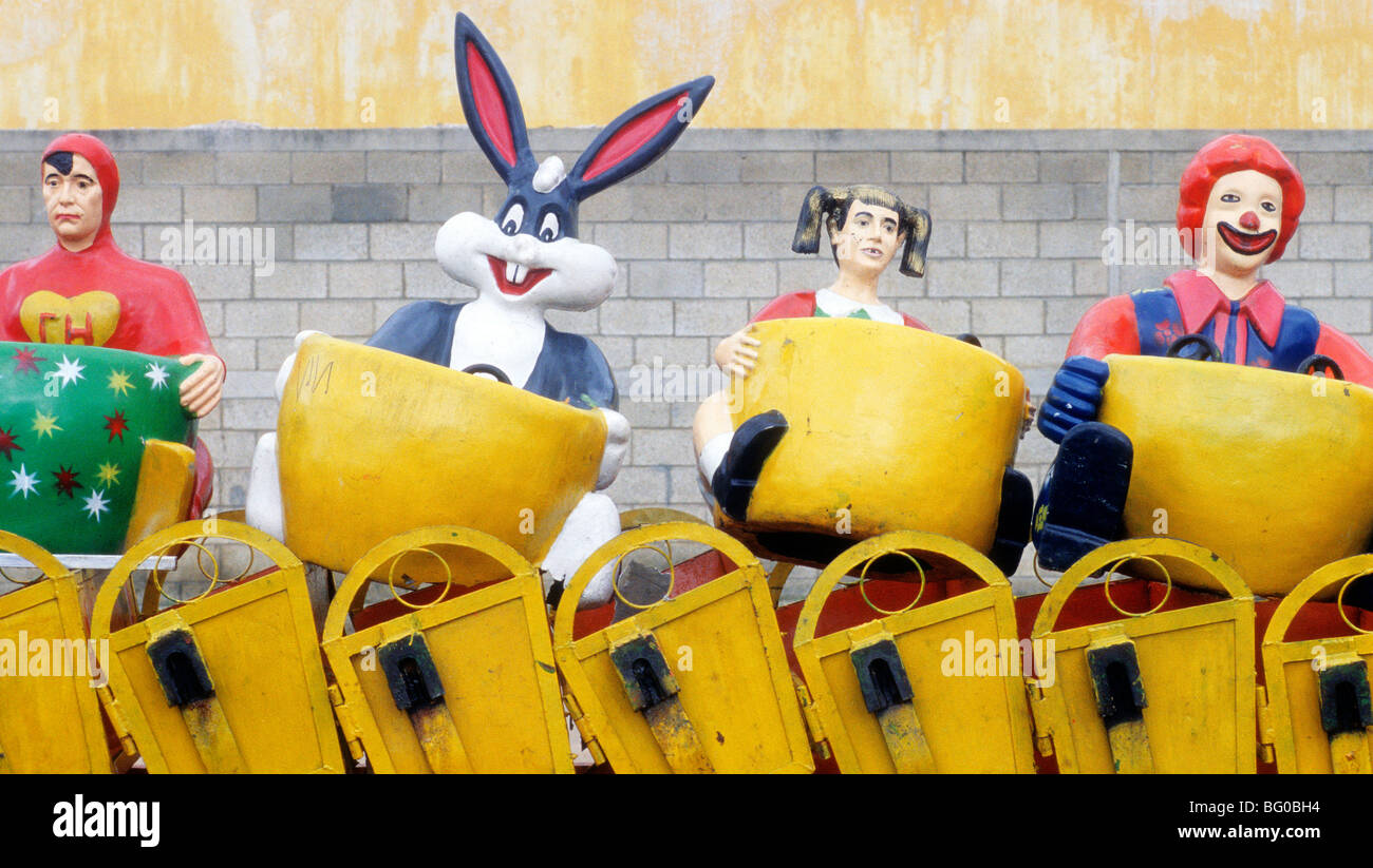 Un carnevale ride in attesa di assemblaggio, Santa Cruz de la Quiche, Guatemala Foto Stock
