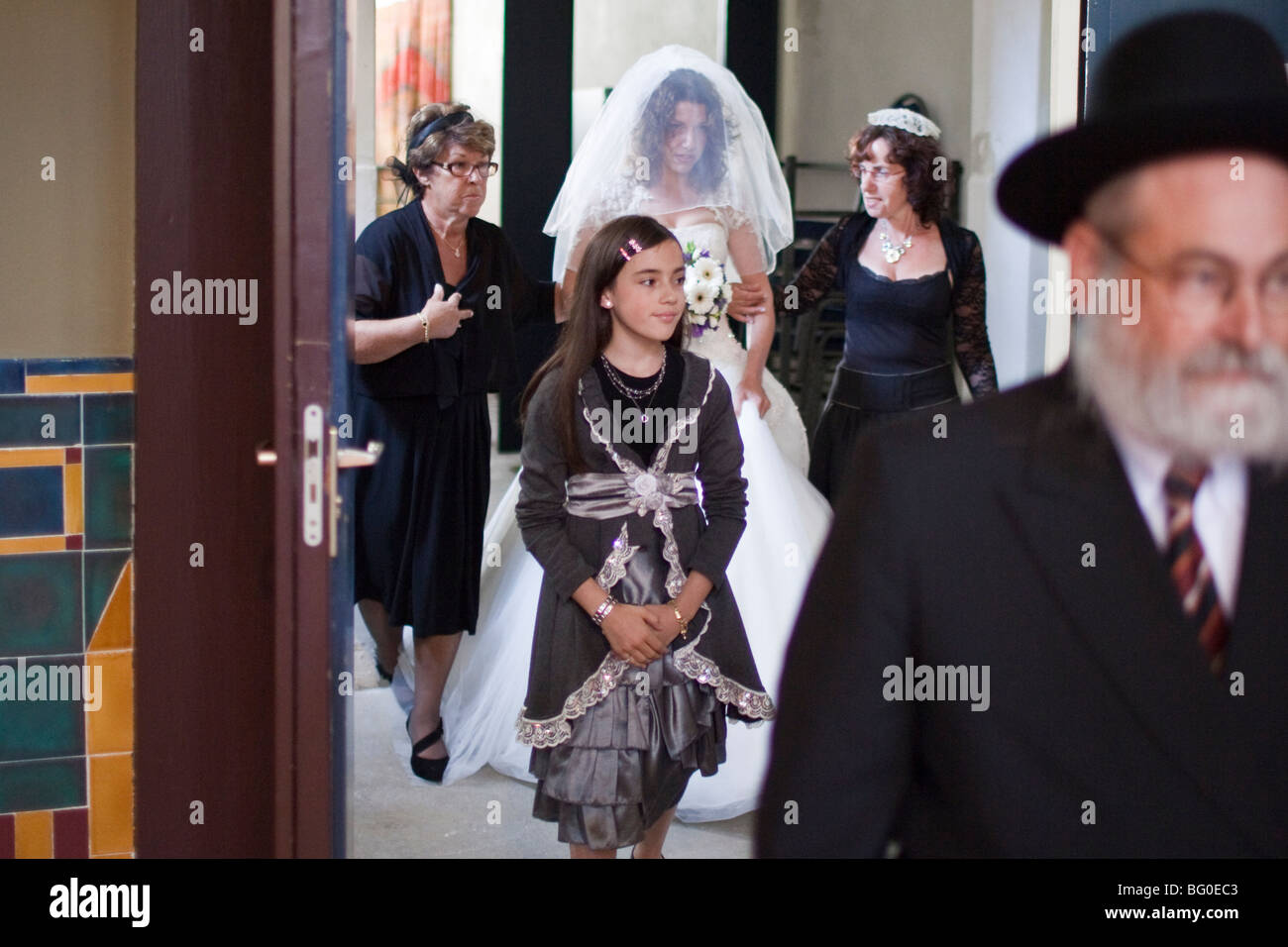 Paesi Bassi. Groningen. Matrimonio ebraico di Michael e Natasja Frank nella sinagoga di Groningen. Foto Stock