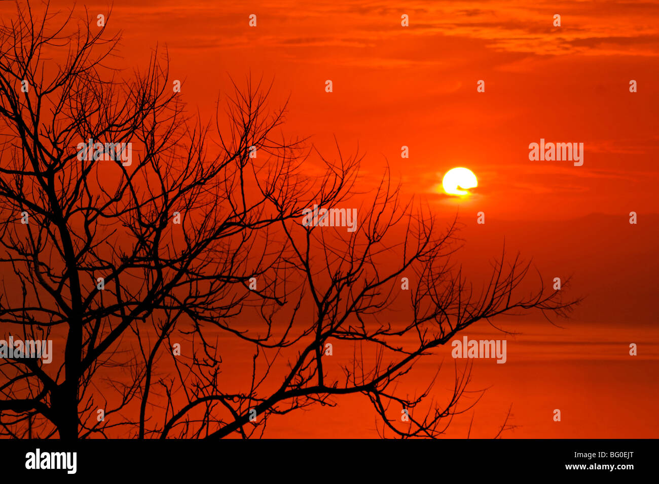 Israele. Tramonto sul mare di Galilea, una vista da alture del Golan Foto Stock