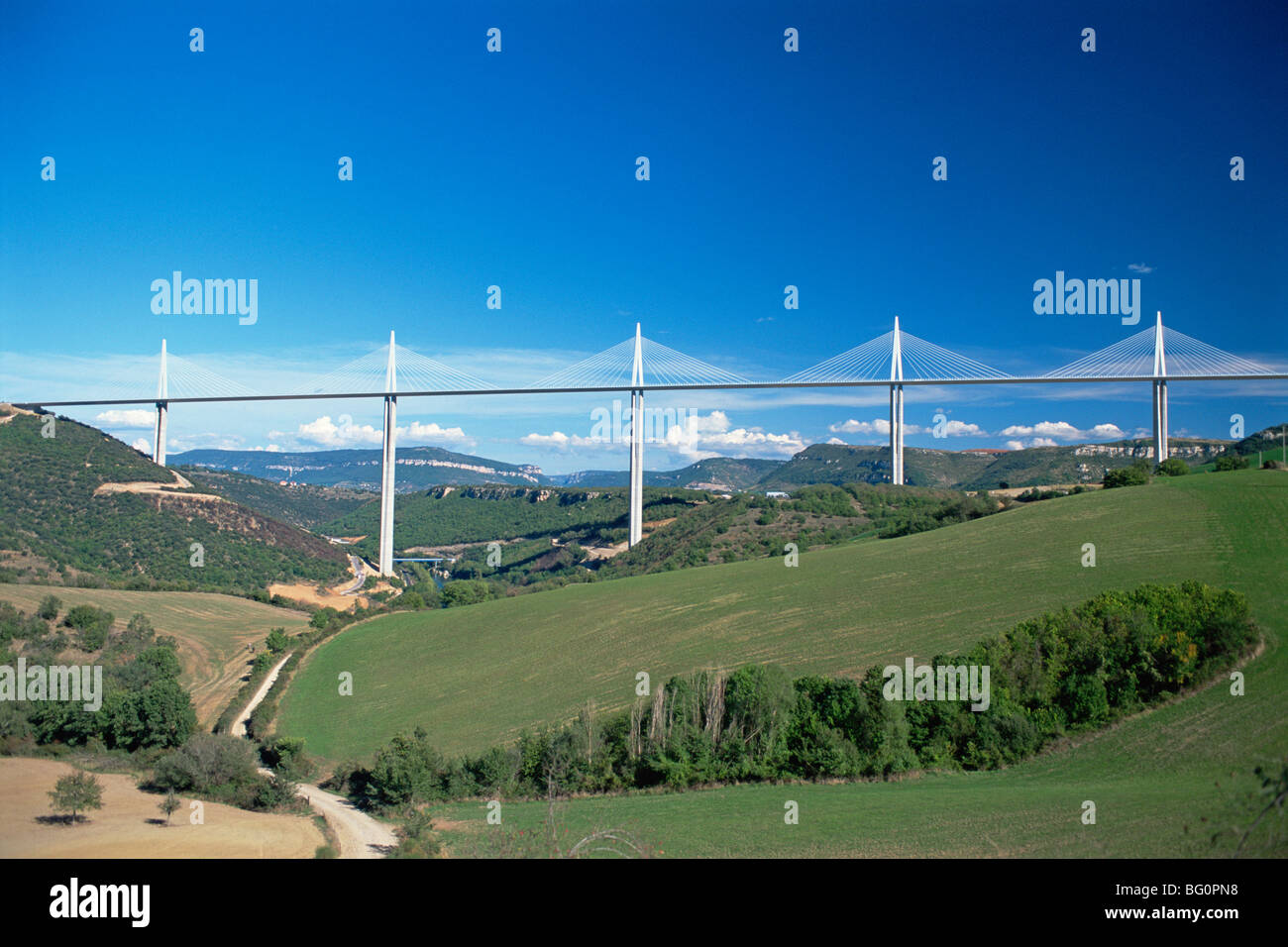 Il viadotto di Millau, Aveyron, Midi-Pirenei, Francia, Europa Foto Stock
