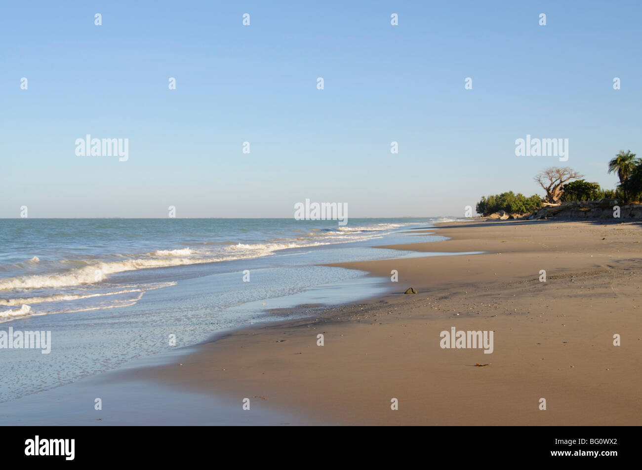 Spiaggia deserta, Sine Saloum Delta, Senegal, Africa occidentale, Africa Foto Stock