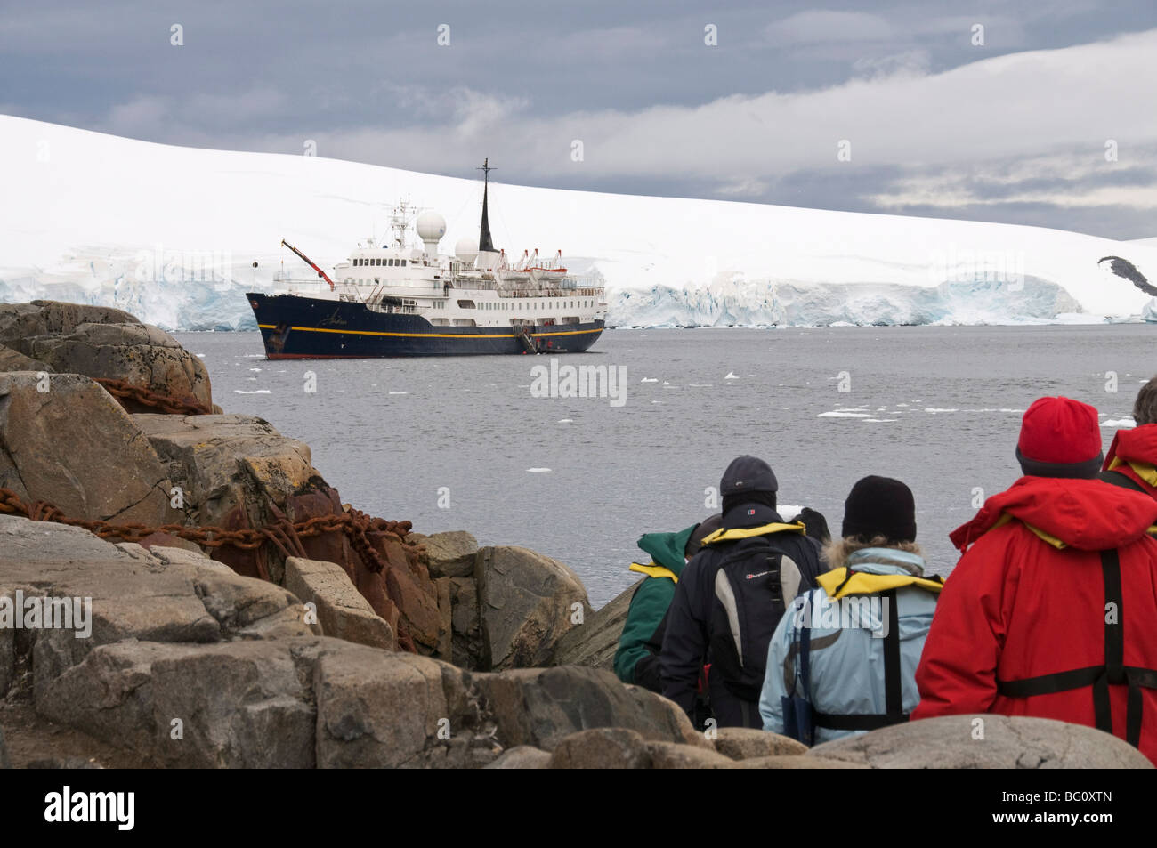 Imbarcazione turistica Port Lockroy, Penisola Antartica, Antartide, regioni polari Foto Stock