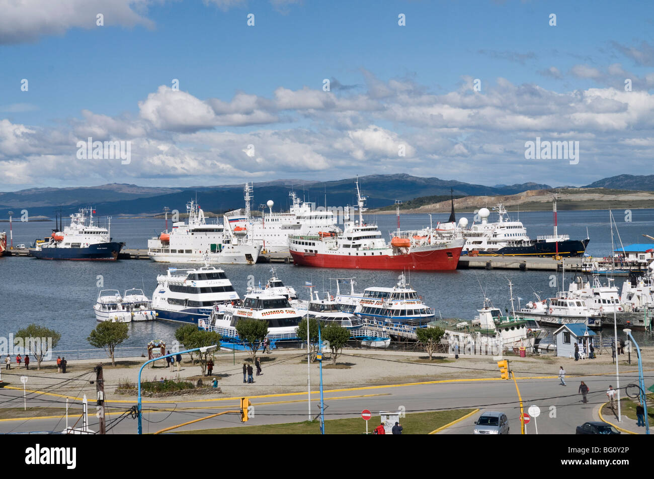 Le navi in dock nella città più meridionale del mondo, Ushuaia, Argentina, Sud America Foto Stock