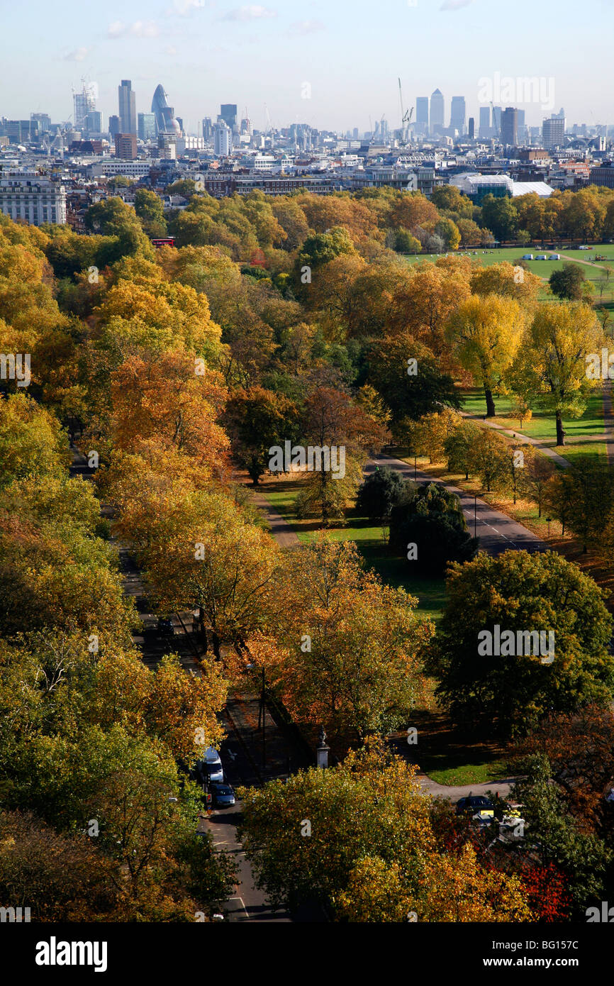 Vista aerea su Hyde Park verso il West End e la City of London, Londra, Regno Unito Foto Stock