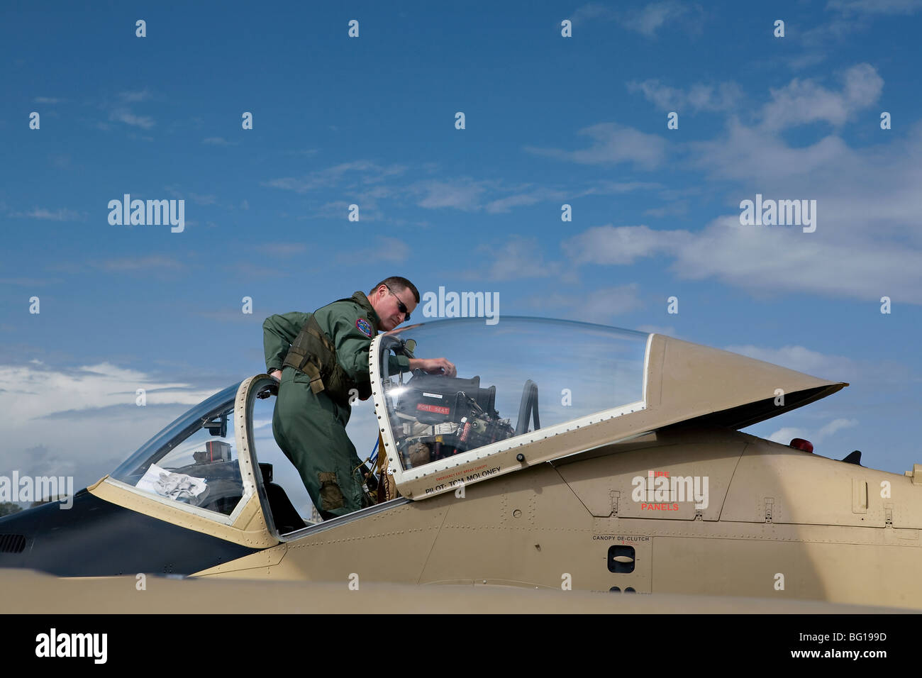 Aerei militari immagini e fotografie stock ad alta risoluzione - Alamy