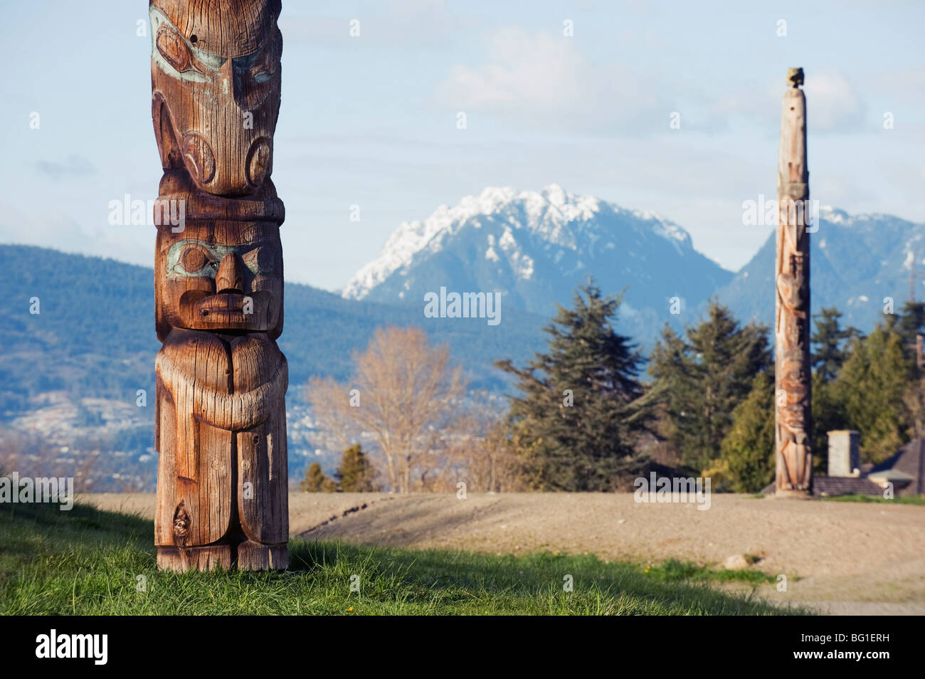 Totem presso il Museo di Anthropolgy, UBC campus (University of British Columbia), Vancouver, British Columbia, Canada Foto Stock