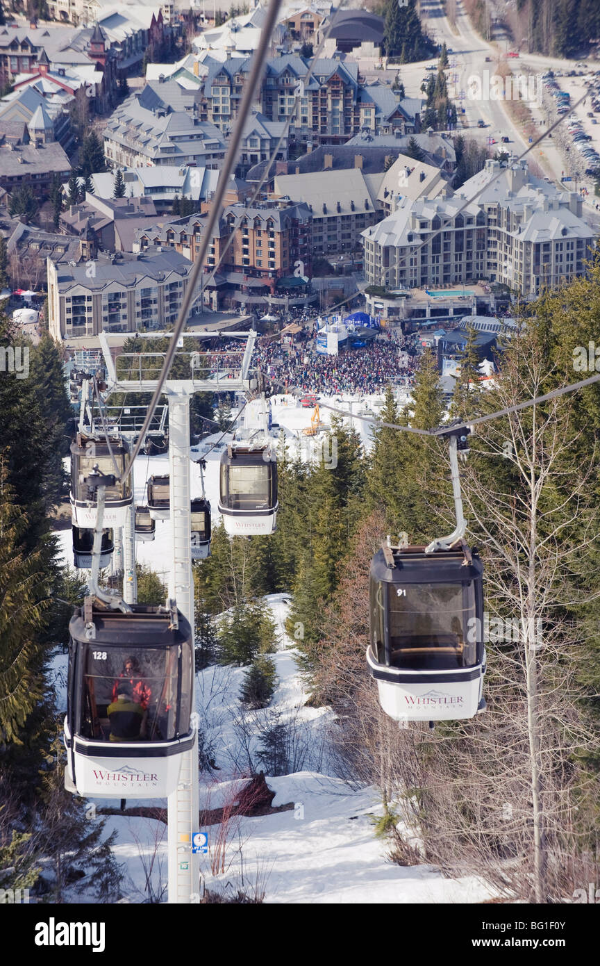 Funivia al di sopra di Whistler Resort, sede delle Olimpiadi Invernali 2010 Giochi, British Columbia, Canada, America del Nord Foto Stock