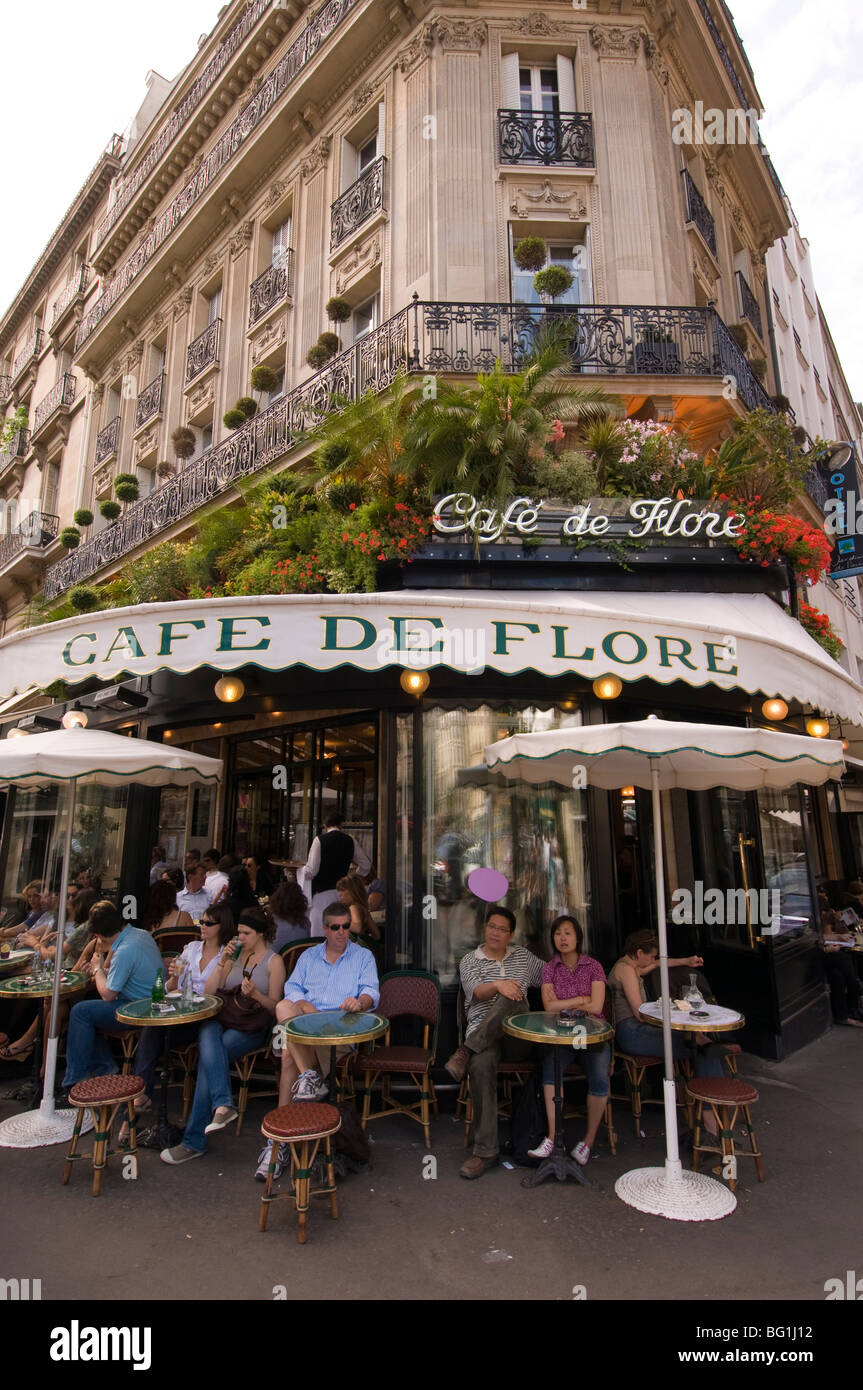 Café de Flore, Boulevard Saint Germain, Paris, Francia, Europa Foto Stock