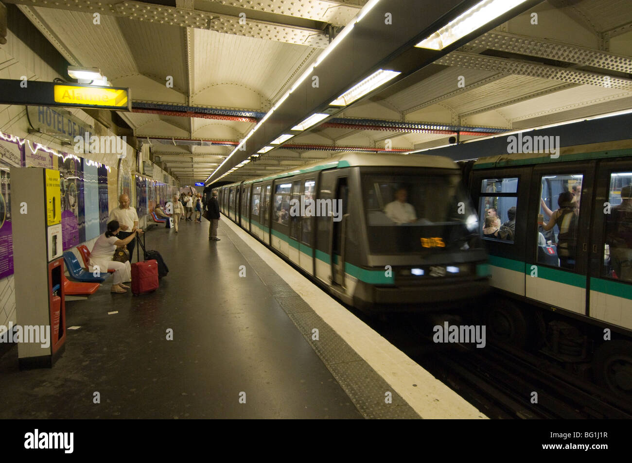 Hotel de Ville La stazione della metropolitana di Parigi, Francia, Europa Foto Stock