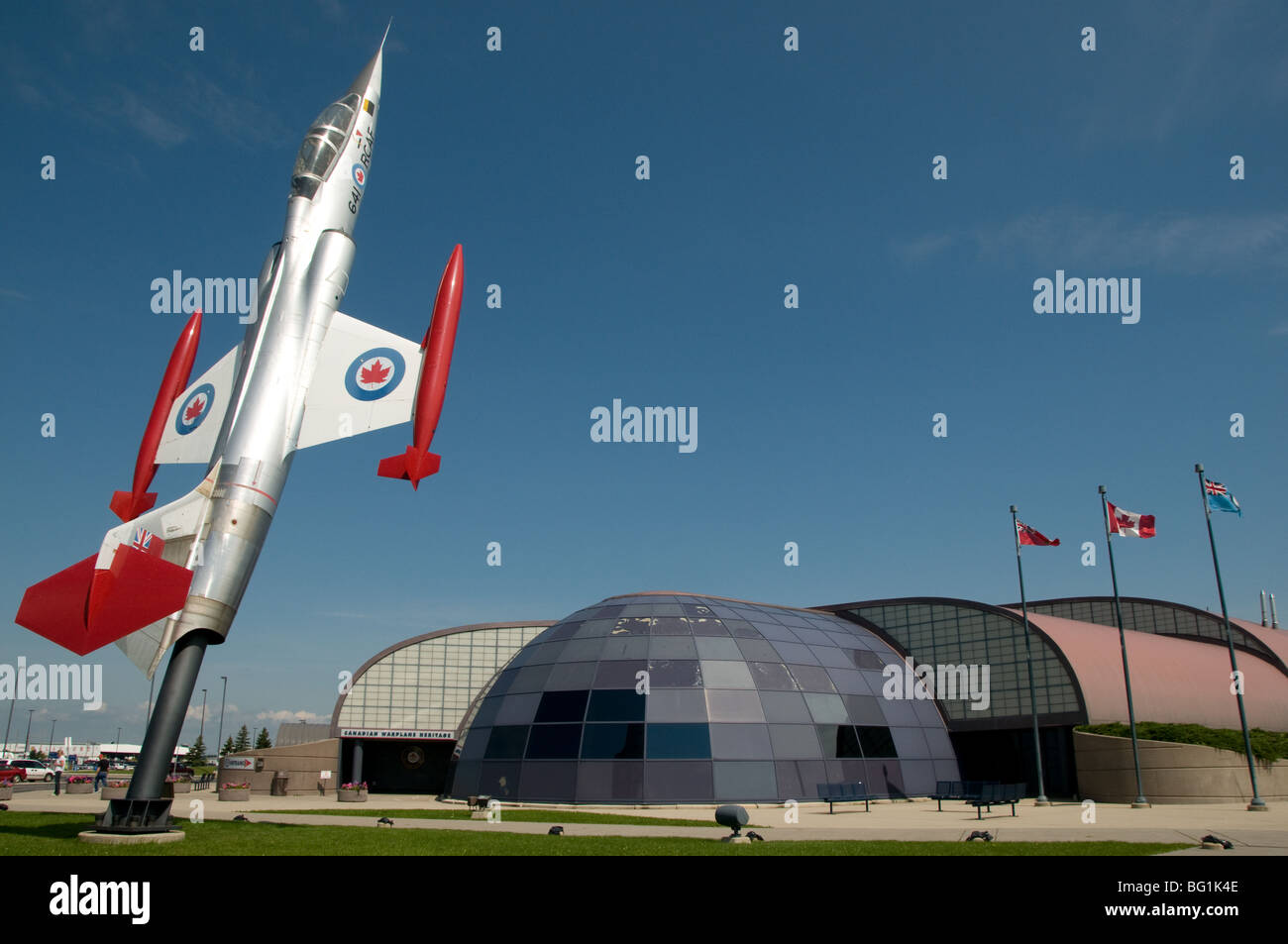 Un Lockheed F104 Starfighter è montata affacciata verso il cielo al di fuori del Canadian Warplane Heritage Museum, Mount Hope, Ontario, può Foto Stock
