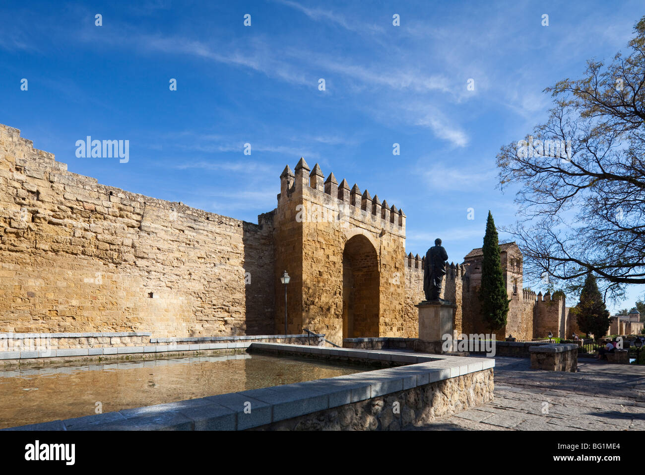 Le antiche mura e Almodovar gate, Cordoba, Andalusia, Spagna Foto Stock