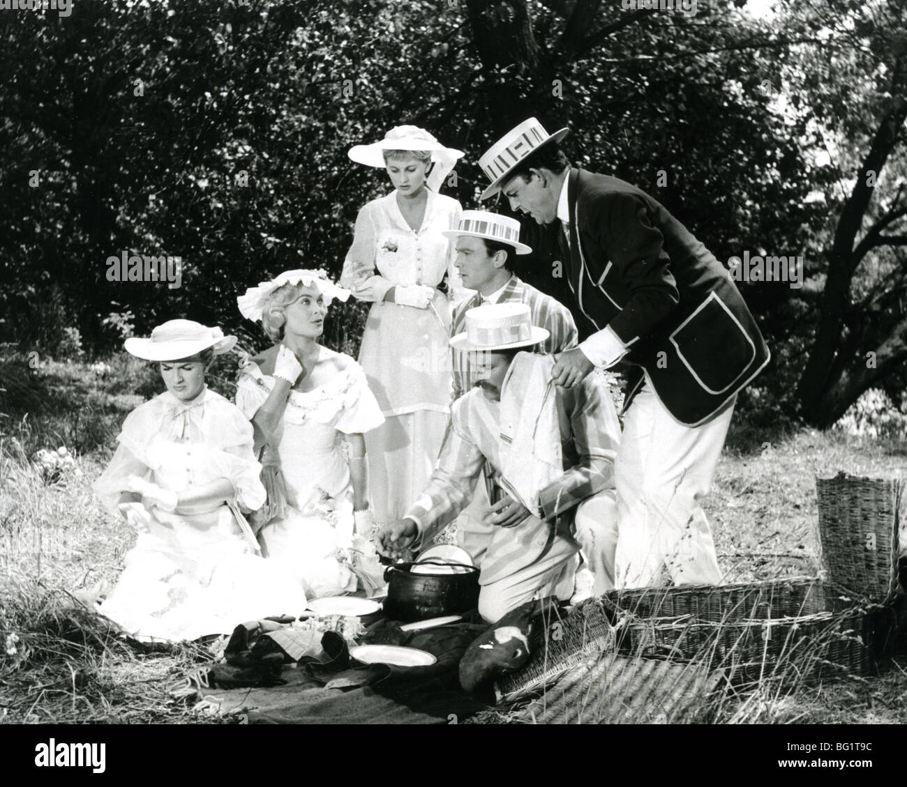 Tre uomini in una barca 1956 Romulus film - vedere la descrizione riportata di seguito per i nomi Foto Stock