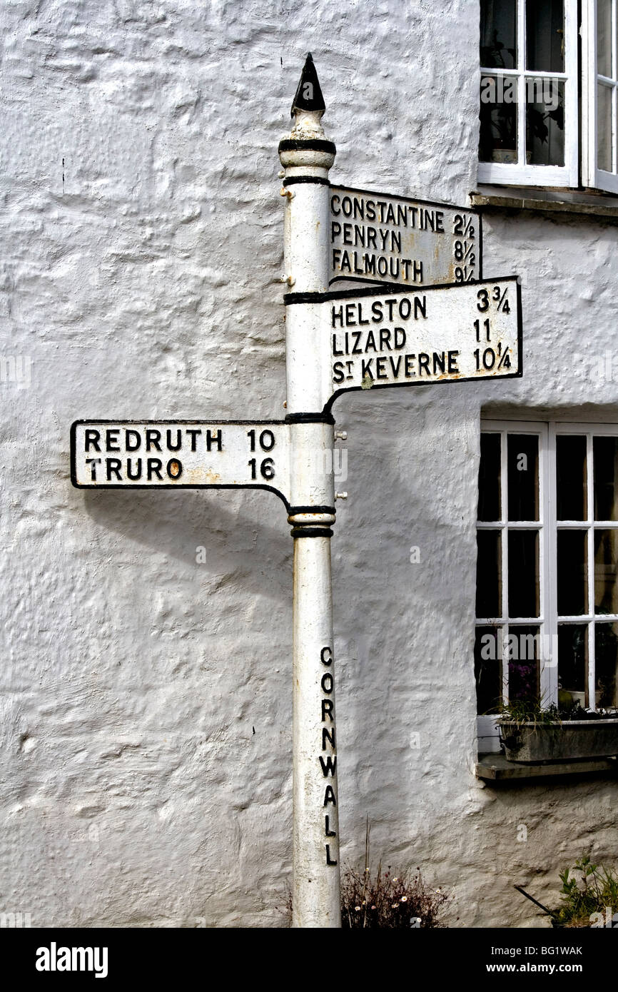 Cornish cartelli stradali a Gweek, Cornwall Foto Stock