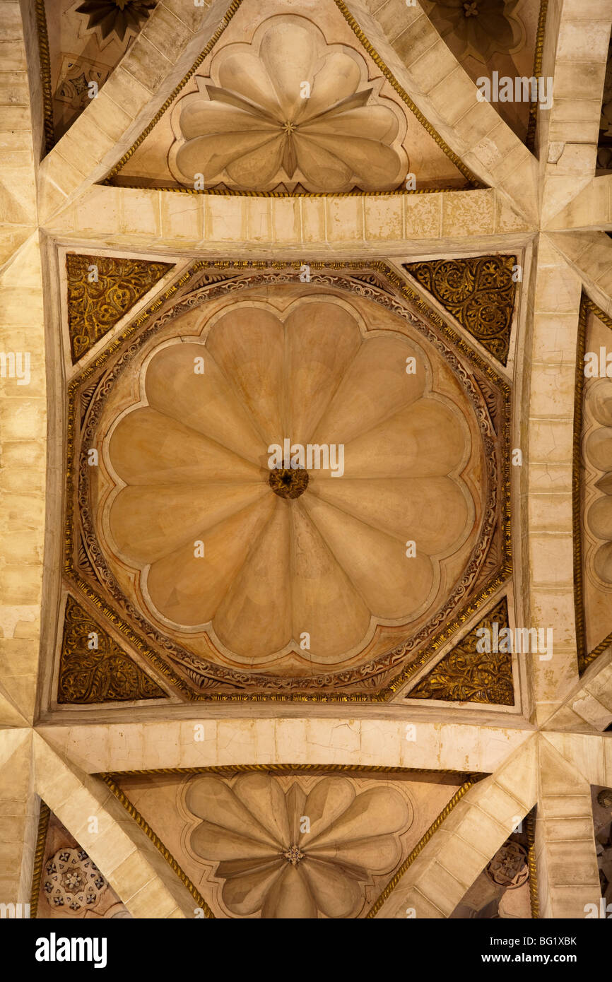 Dettaglio della cupola adiacente alla Capella di Villaviciosa, la Grande Moschea di Cordova, Andalusia, Spagna Foto Stock