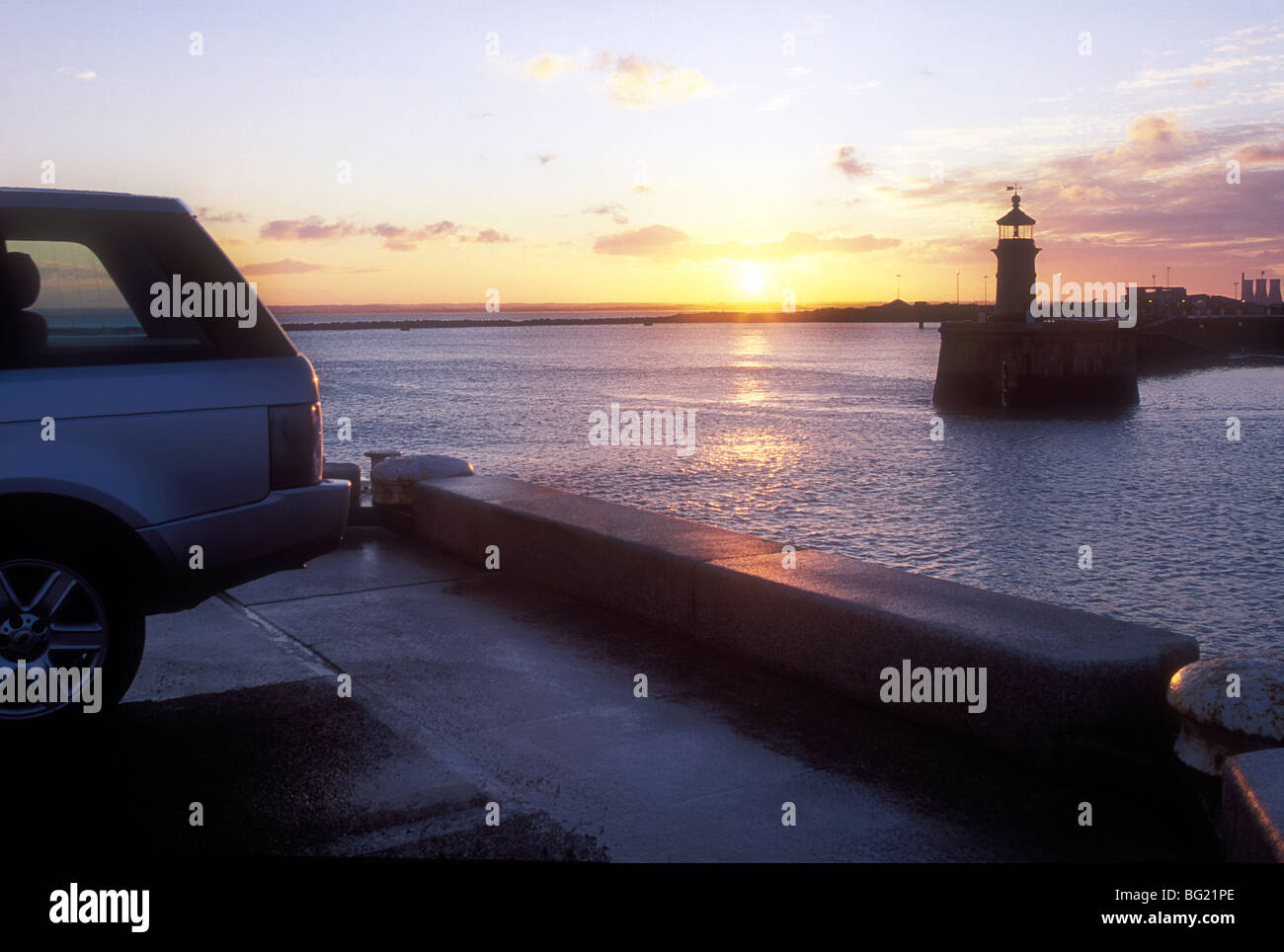 Range Rover parcheggiato a Ramsgate Ferry Terminal Kent REGNO UNITO Foto Stock