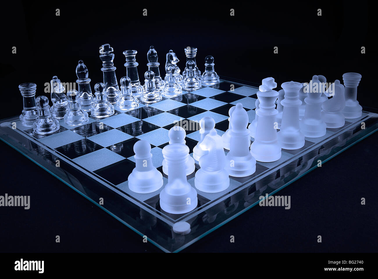 Gioco Degli Scacchi Con Base In Vetro – 25x25 Cm – Design Elegante, Pezzi Inclusi, Idea Regalo