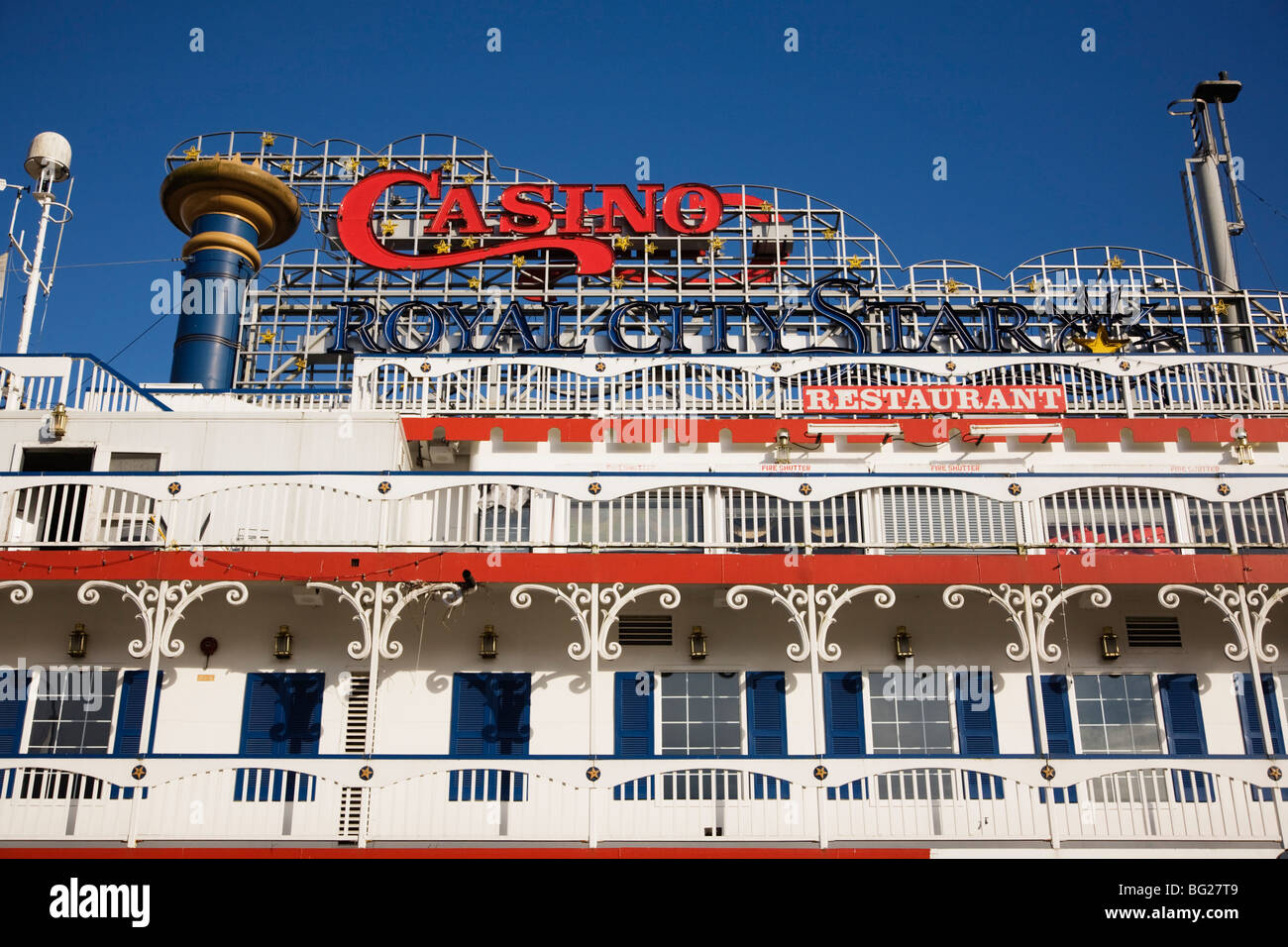 Royal Star City Casino Riverboat al Westminster Quay Market sul fiume Fraser, New Westminster, British Columbia, Canada Foto Stock