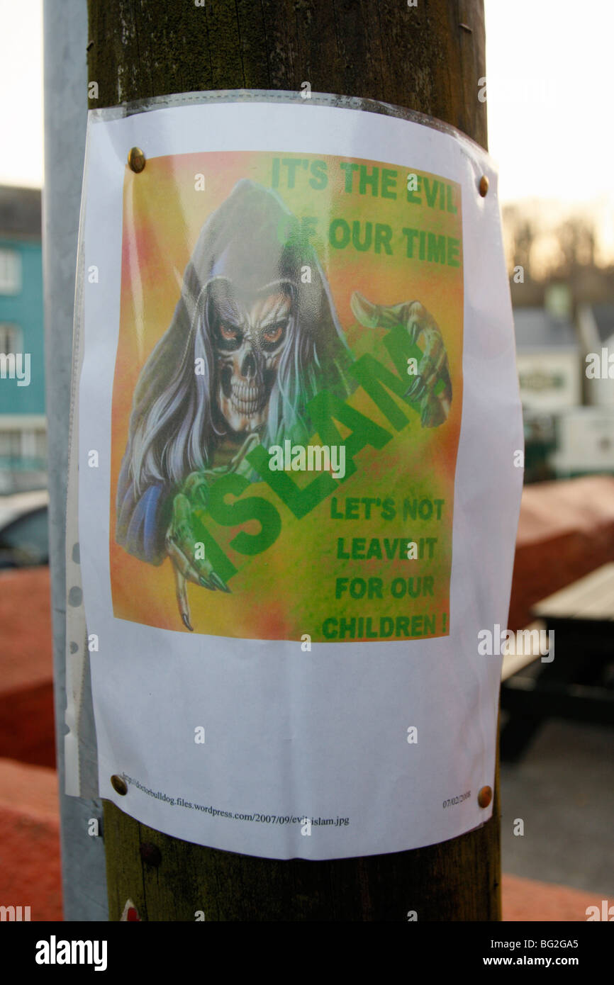 Anti-Islam Poster, Laugharne, Carmarthenshire, South West Wales, Regno Unito Foto Stock