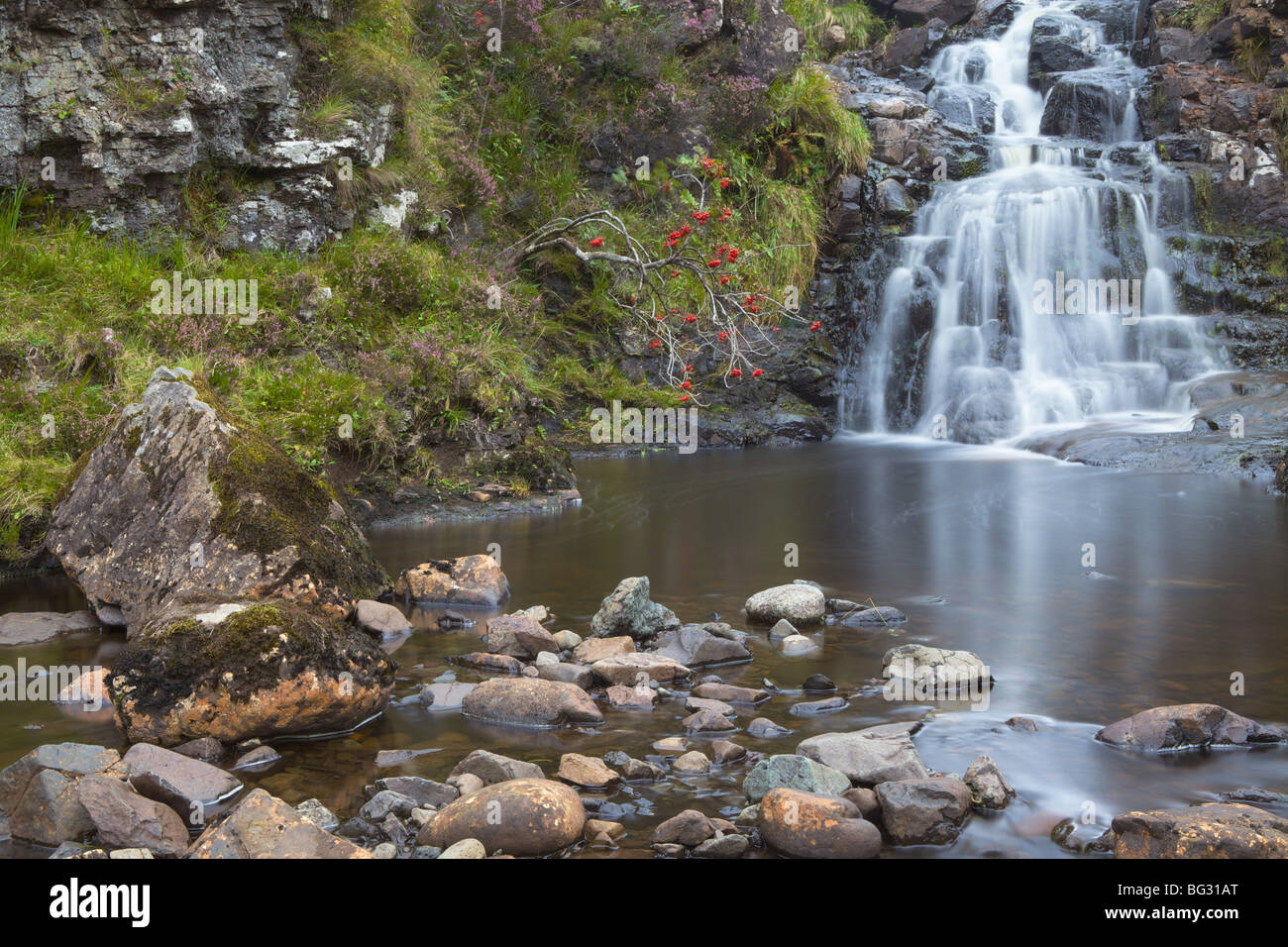 Pool di Fairy su Allt Coir un' Mhadaidh, coire na Creiche, Glen fragile, Isola di Skye, Ebridi Interne, Scozia. Foto Stock