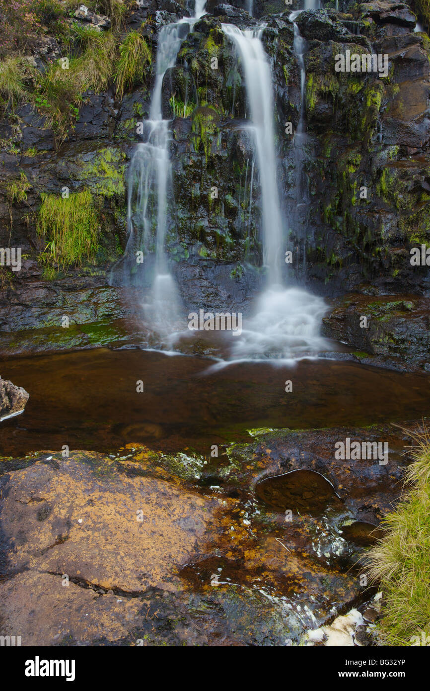 Pool di Fairy su Allt Coir un' Mhadaidh, coire na Creiche, Glen fragile, Isola di Skye, Ebridi Interne, Scozia. Foto Stock