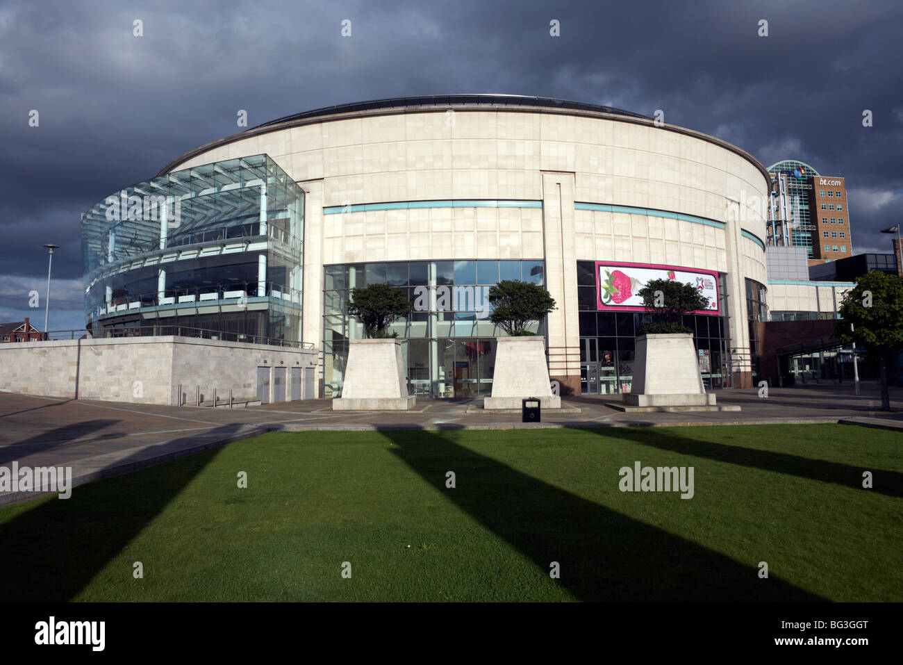 Il Waterfront Hall di Belfast, Irlanda del Nord, Regno Unito, Europa Foto Stock