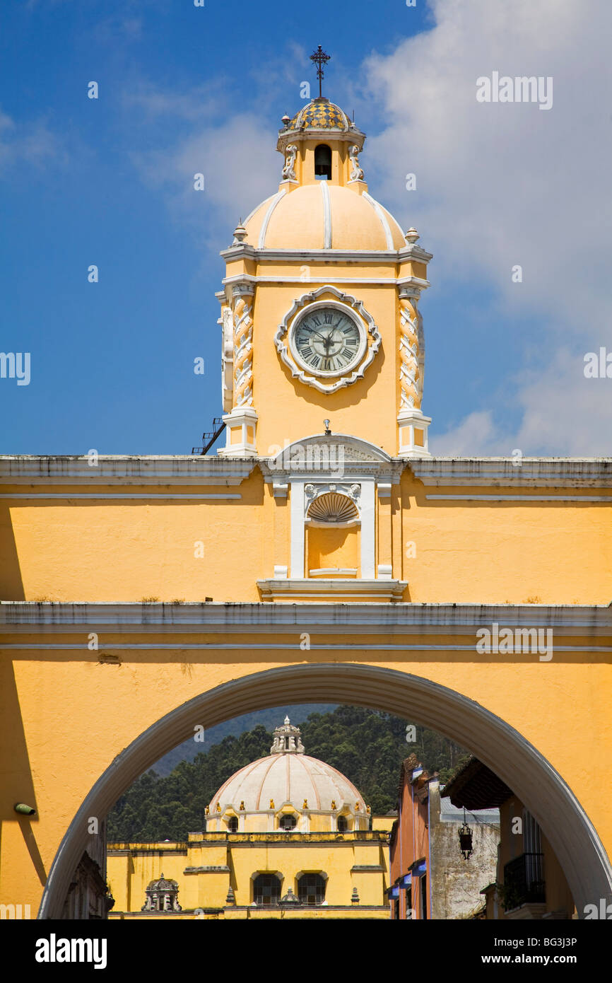 Santa Catarina Arch, Città di Antigua, Guatemala, America Centrale Foto Stock