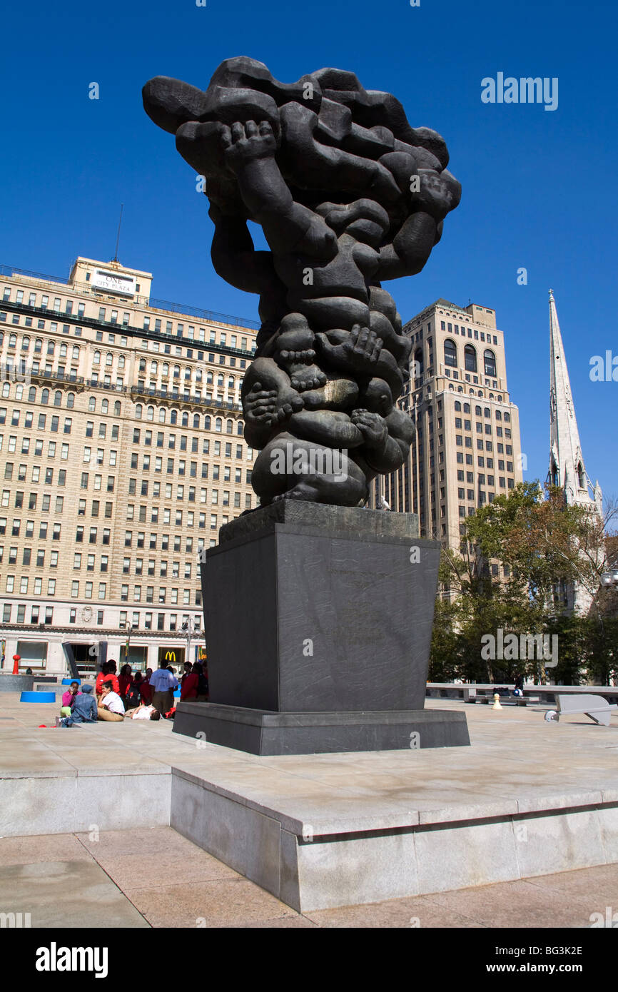 Governo del popolo scultura da Jacques Lipchitz, servizi comunali edificio Plaza, Philadelphia, Pennsylvania, STATI UNITI D'AMERICA Foto Stock