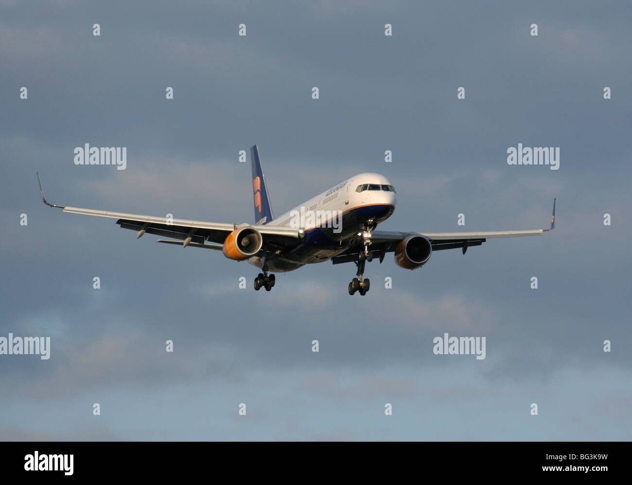 Icelandair Boeing 757-200 aereo di linea. Vista frontale. Foto Stock