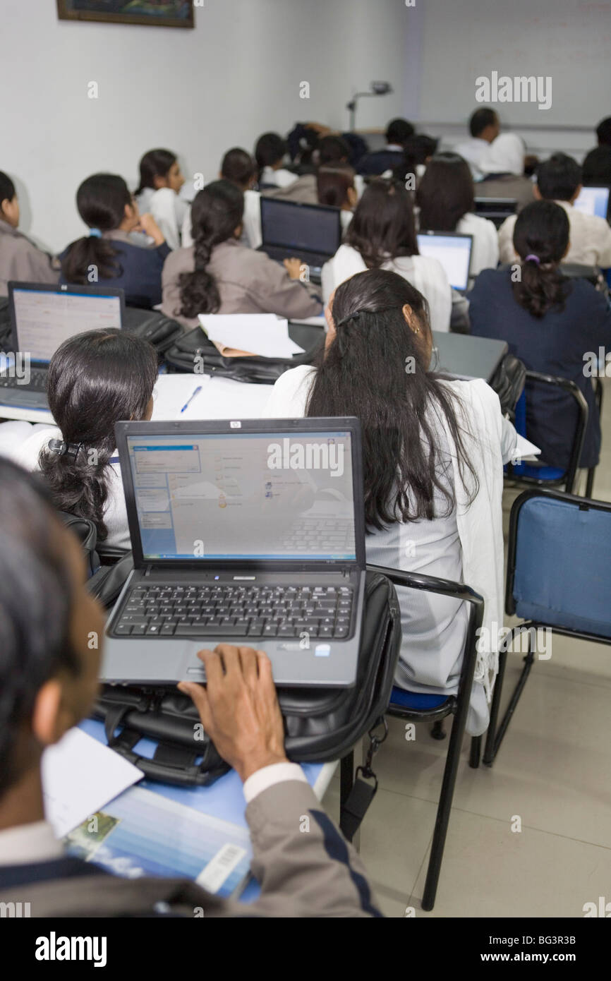 Classe a Ramaiah Institute of Management Studies, Bangaluru (Bangalore), Karnataka, India, Asia Foto Stock