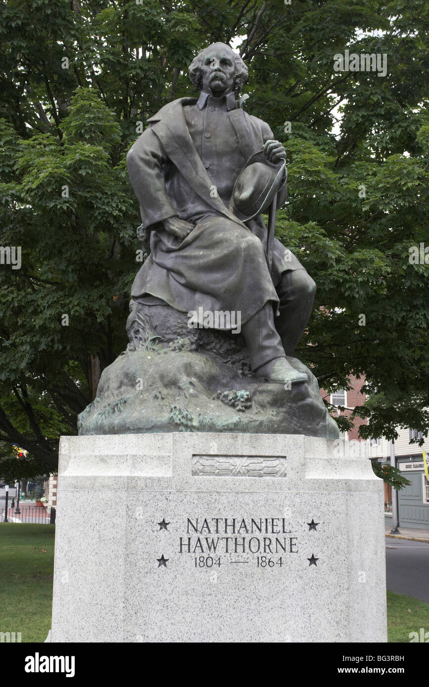 Una statua di Nathaniel Hawthorne Foto Stock