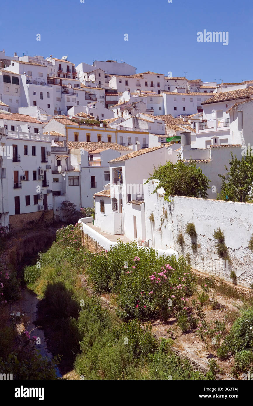 A Setenil de las Bodegas, uno dei villaggi bianchi, provincia di Malaga, Andalusia, Spagna, Europa Foto Stock