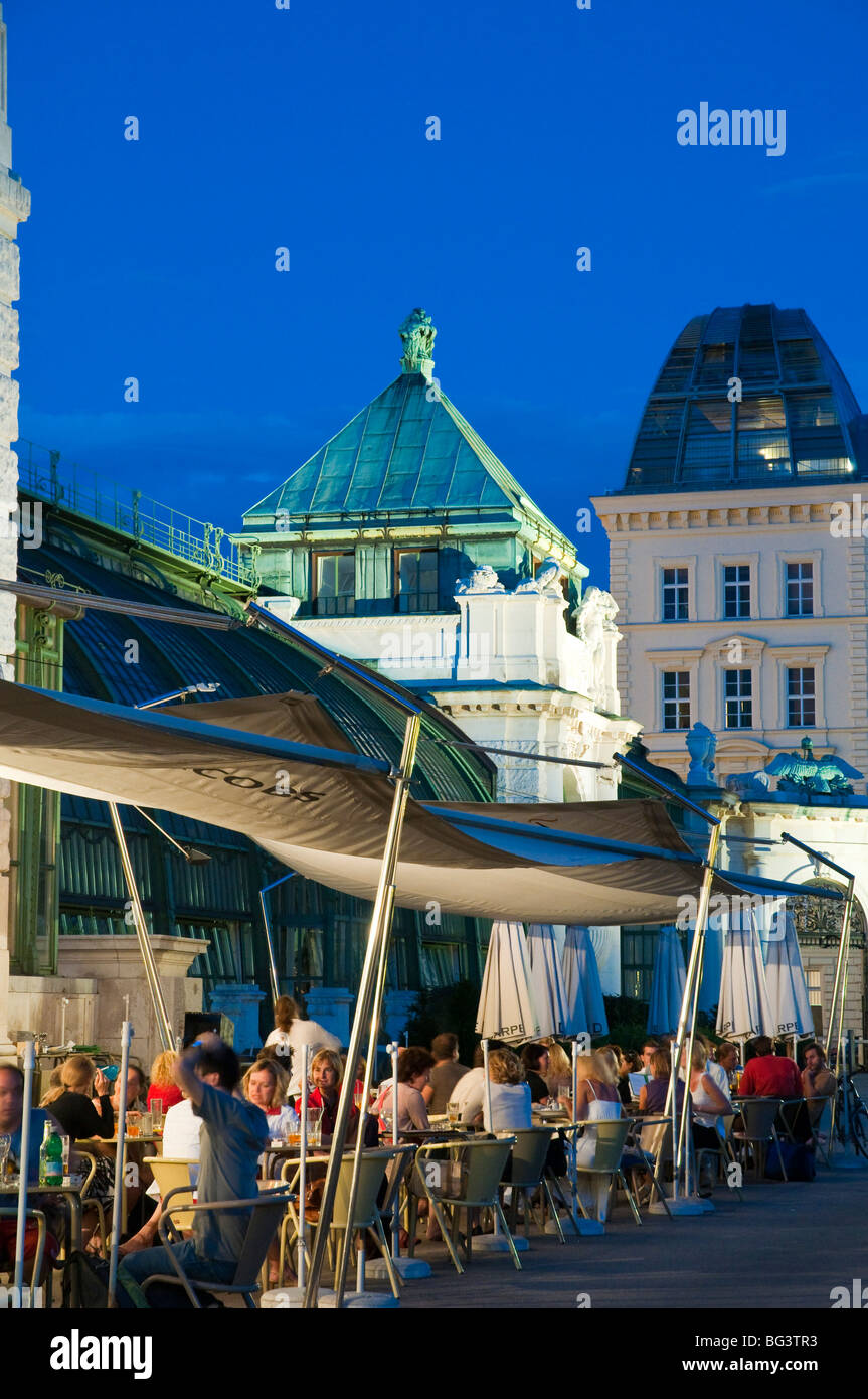 Café, Schmetterlinghaus, Wien Österreich | Casa delle Farfalle, Vienna, Austria Foto Stock