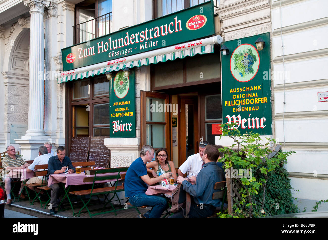 Gasthaus 'Zum Holunderstrauch' gegenüber Mölker Bastei, Wien Österreich | pub vicino Mölker Bastei, Vienna, Austria Foto Stock