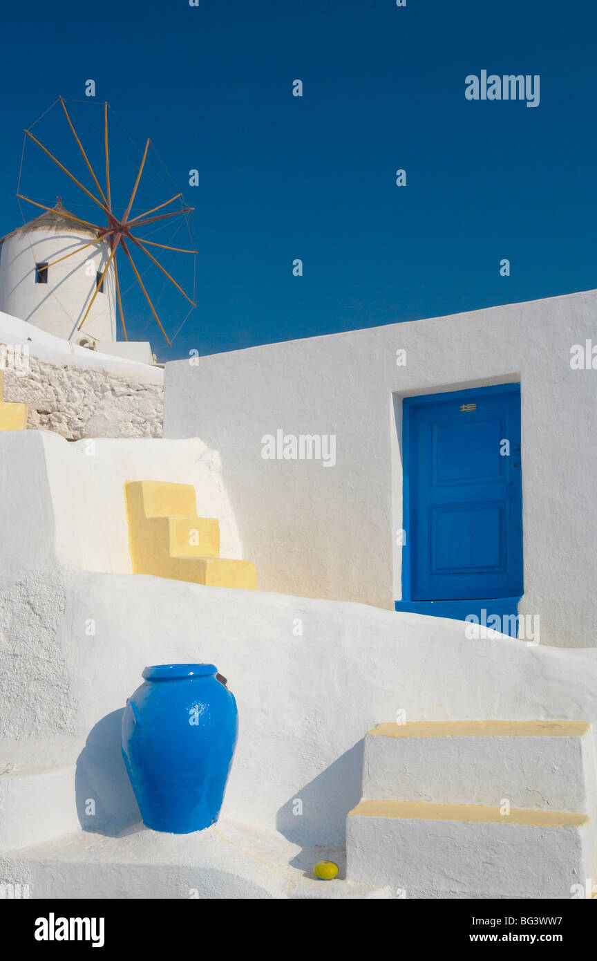 Mulino a vento a Oia - Santorini, Cicladi, isole greche, Grecia, Europa Foto Stock