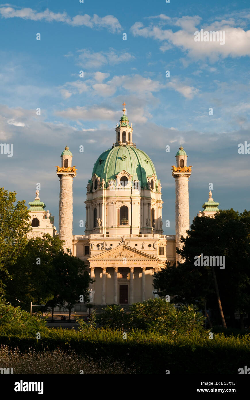 Karlskirche, Wien Österreich | Karlskirche (Chiesa), Vienna, Austria Foto Stock