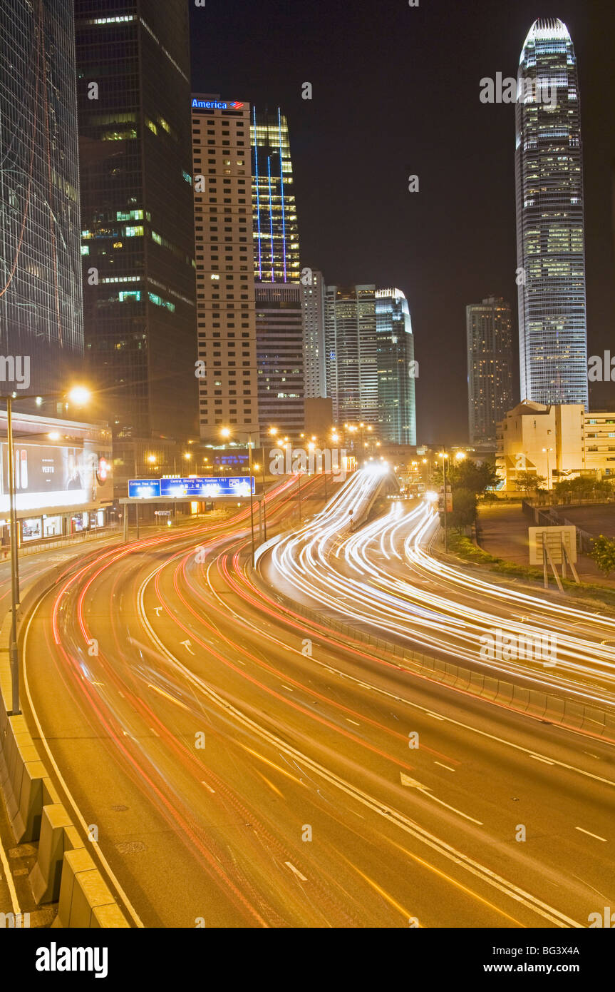 Superstrada che corre lungo il Porto di Hong Kong Foto Stock