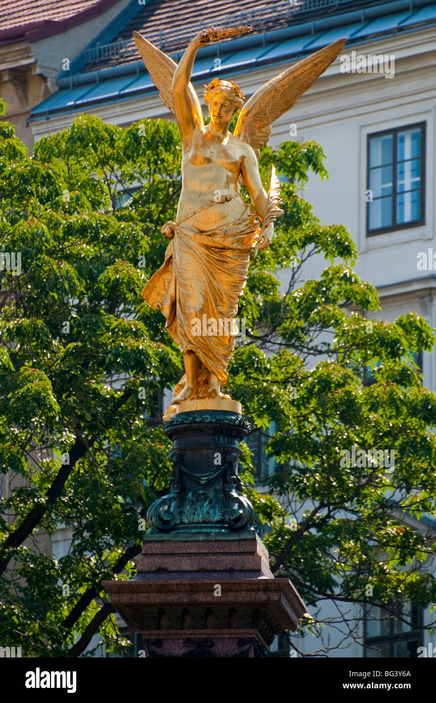 Goldener Engel an der Mölker Bastei, Wien Österreich | Golden Angel at Mölker Bastei, Vienna, Austria Foto Stock